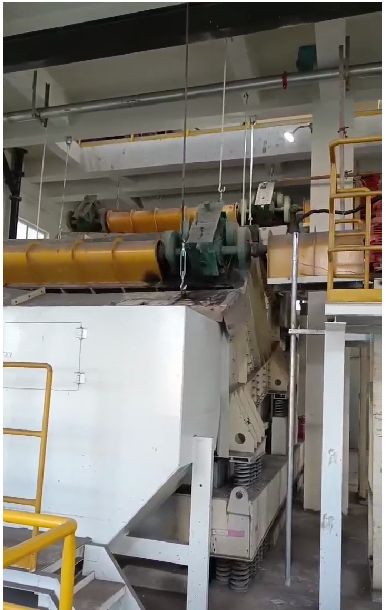 鄂爾多斯現(xiàn)場(chǎng)二段香蕉篩順利運(yùn)行